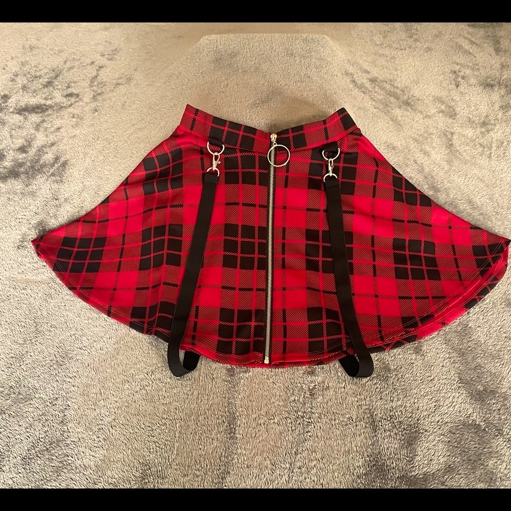 Super cute Hot Topic great plaid skirt NWOT.